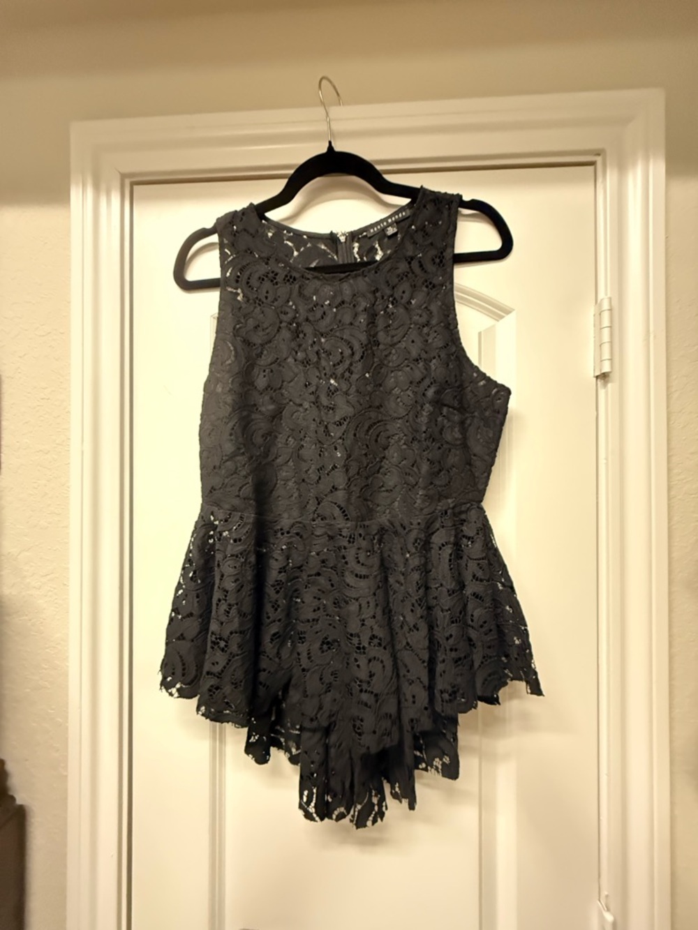 Haute Monde Black Lace Peplum Top Sleeveless Scalloped Hem XL